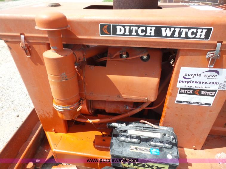 image for item K3592 Ditch Witch V30 trencher