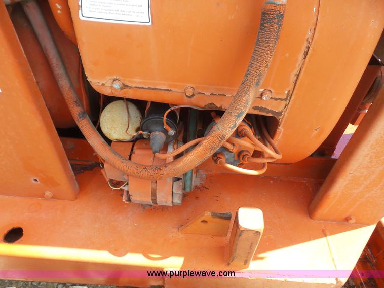 image for item K3592 Ditch Witch V30 trencher