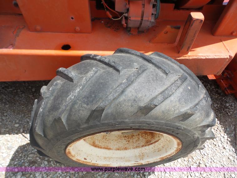 image for item K3592 Ditch Witch V30 trencher