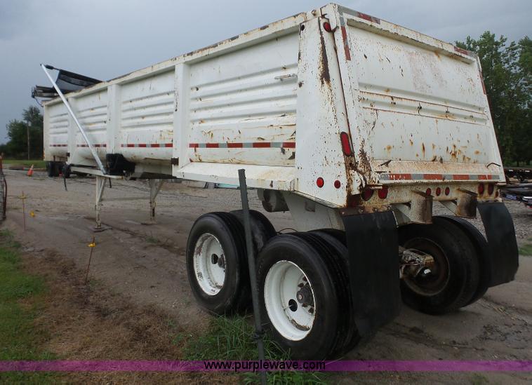 image for item K3600 1993 Clement LW3540Pro end dump trailer