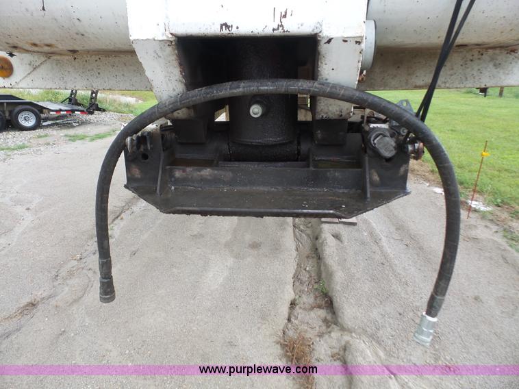 image for item K3600 1993 Clement LW3540Pro end dump trailer