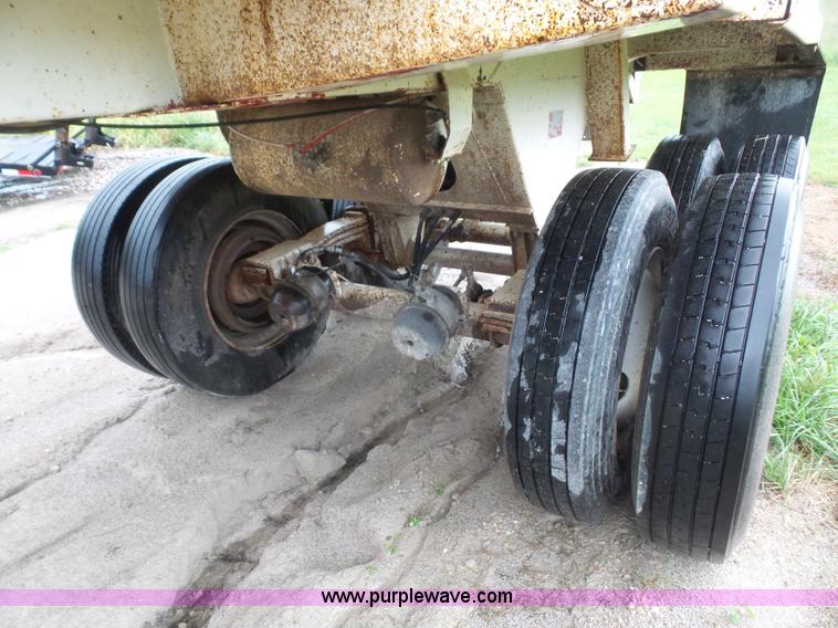 image for item K3600 1993 Clement LW3540Pro end dump trailer