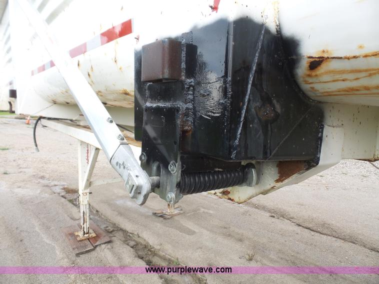 image for item K3600 1993 Clement LW3540Pro end dump trailer