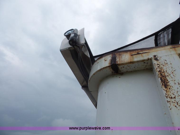 image for item K3600 1993 Clement LW3540Pro end dump trailer