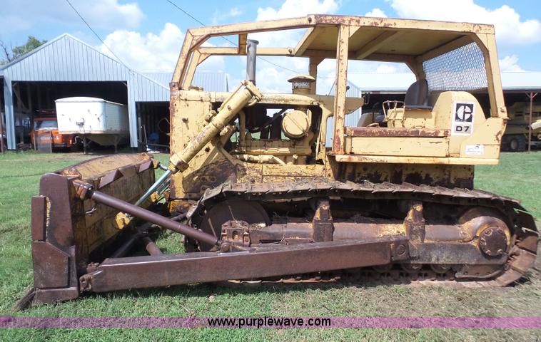 image for item K3608 1971 Caterpillar D7F dozer
