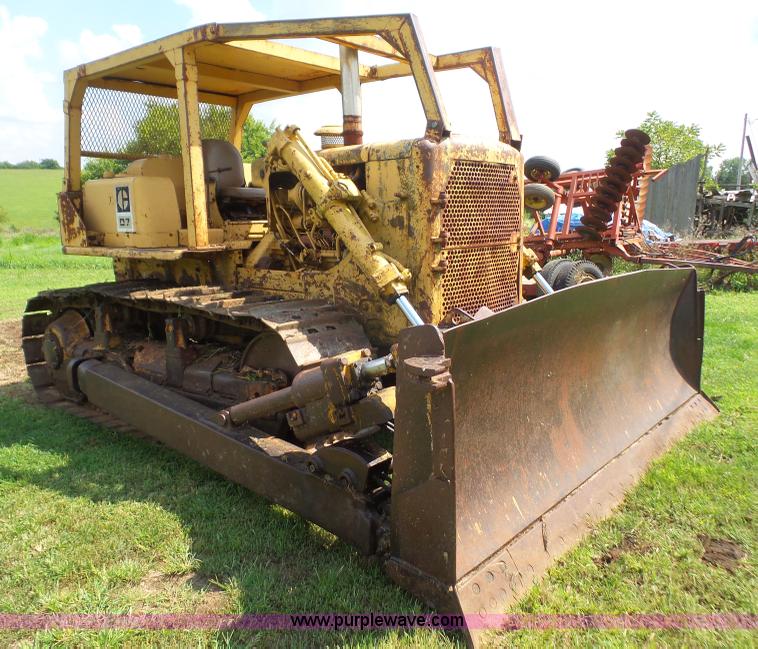 image for item K3608 1971 Caterpillar D7F dozer