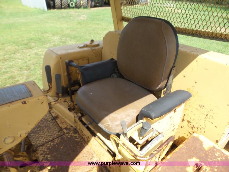 image for item K3608 1971 Caterpillar D7F dozer