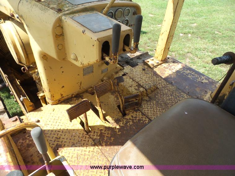 image for item K3608 1971 Caterpillar D7F dozer