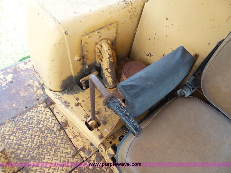 image for item K3608 1971 Caterpillar D7F dozer