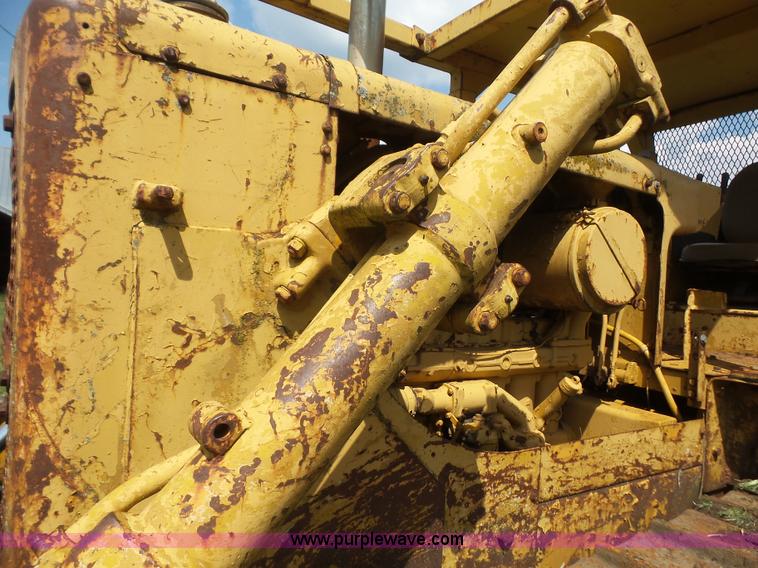 image for item K3608 1971 Caterpillar D7F dozer
