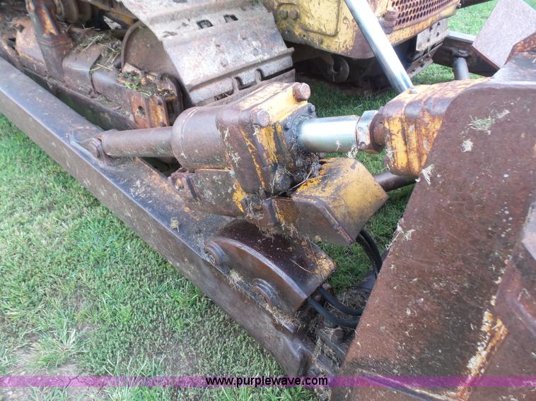 image for item K3608 1971 Caterpillar D7F dozer