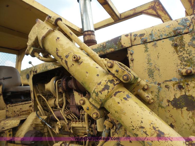 image for item K3608 1971 Caterpillar D7F dozer