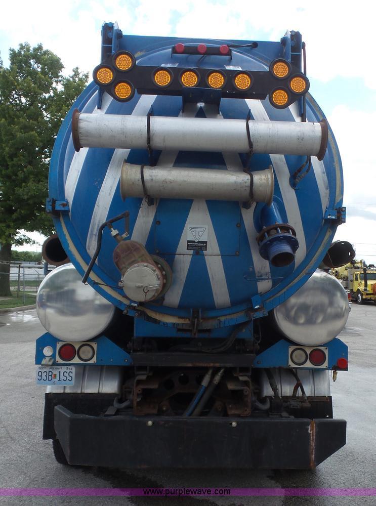 image for item K3623 1991 Ford L9000 vacuum truck