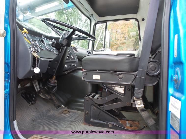 image for item K3623 1991 Ford L9000 vacuum truck