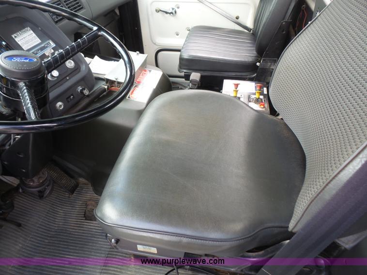 image for item K3623 1991 Ford L9000 vacuum truck