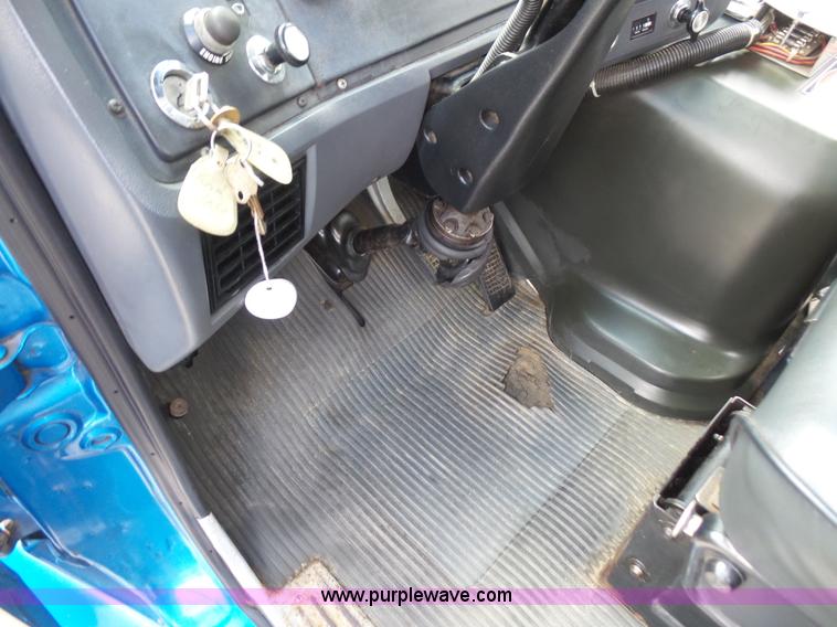 image for item K3623 1991 Ford L9000 vacuum truck