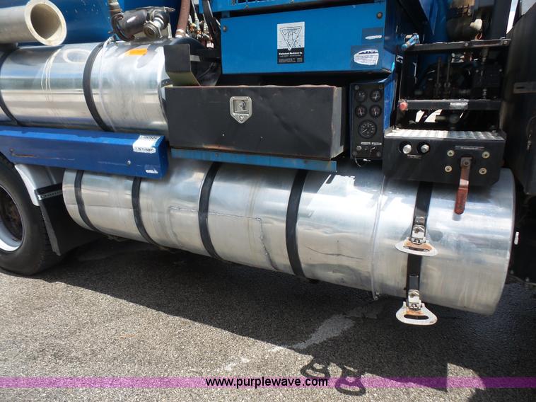 image for item K3623 1991 Ford L9000 vacuum truck