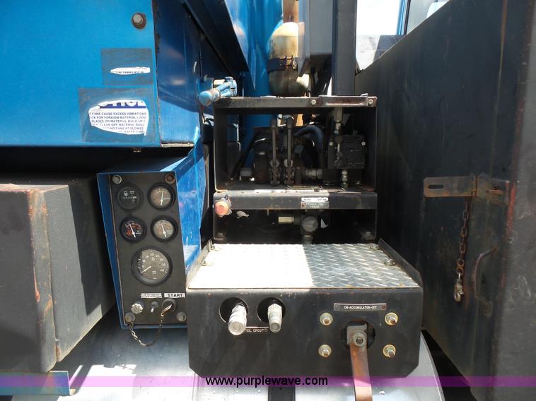 image for item K3623 1991 Ford L9000 vacuum truck