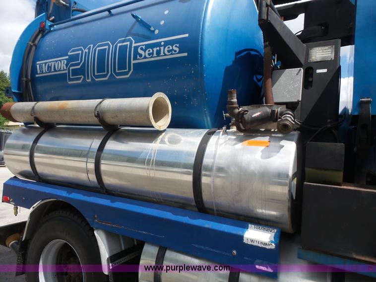 image for item K3623 1991 Ford L9000 vacuum truck