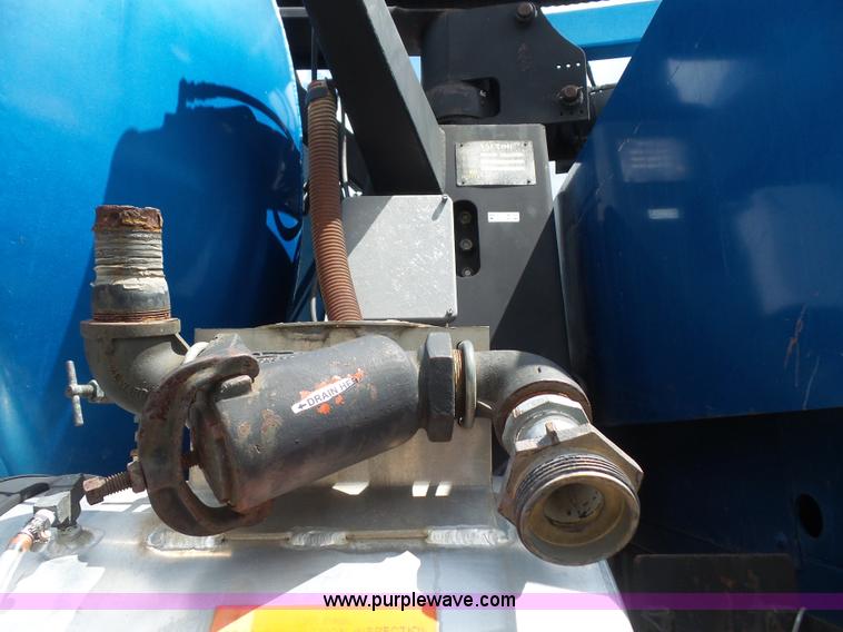 image for item K3623 1991 Ford L9000 vacuum truck