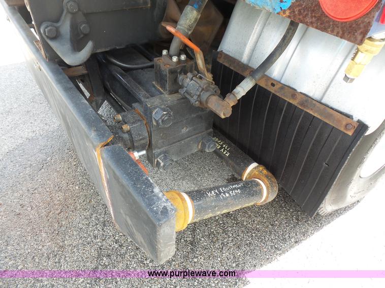 image for item K3623 1991 Ford L9000 vacuum truck