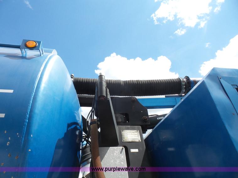 image for item K3623 1991 Ford L9000 vacuum truck