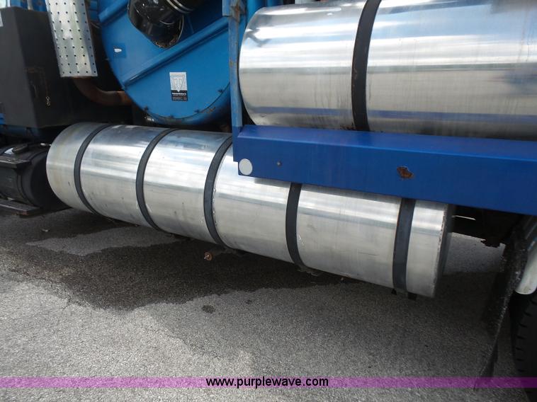 image for item K3623 1991 Ford L9000 vacuum truck