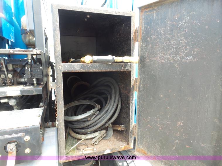 image for item K3623 1991 Ford L9000 vacuum truck