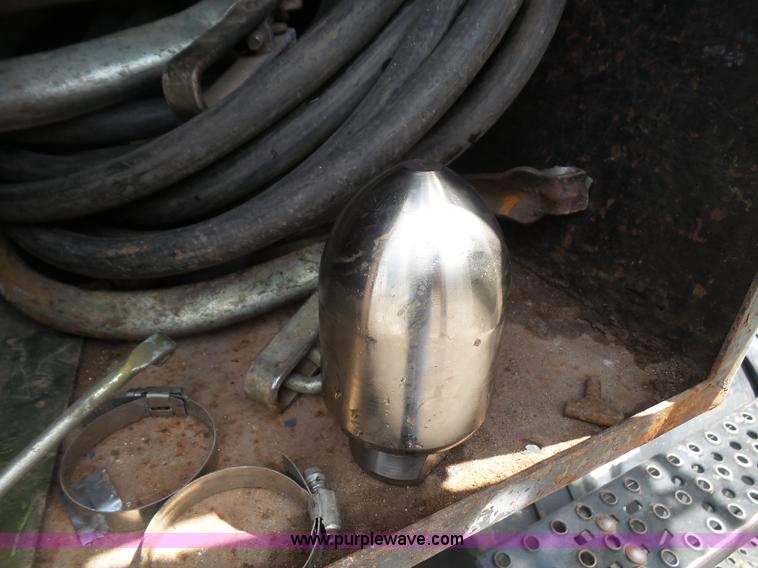 image for item K3623 1991 Ford L9000 vacuum truck