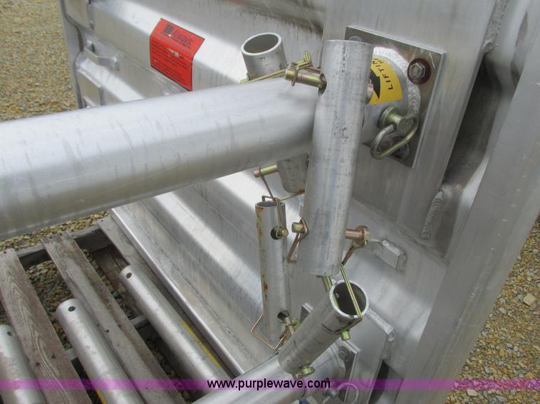 image for item K4162 2012 Ultra-Shore 548-60 trench box