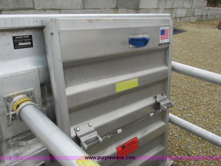image for item K4162 2012 Ultra-Shore 548-60 trench box