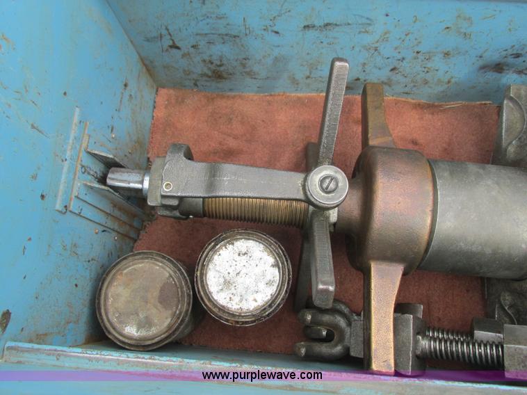 image for item K4171 Mueller B-101 tapping machine