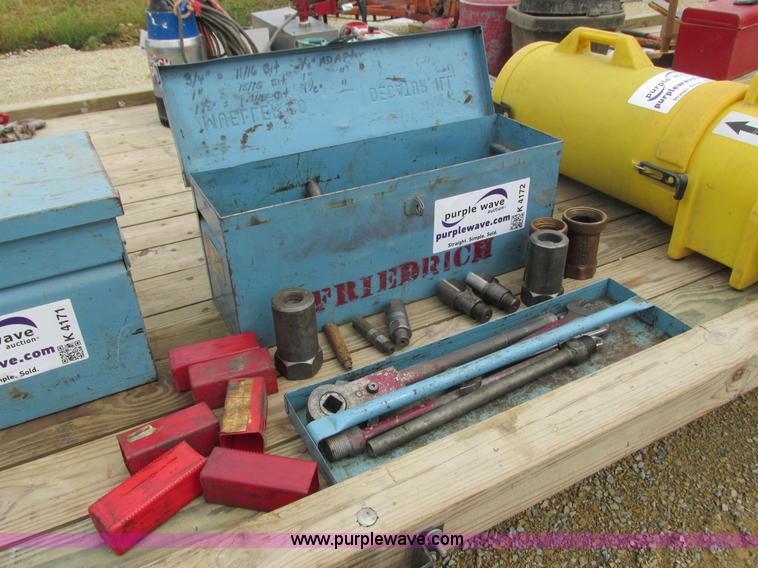 image for item K4172 Mueller D-5 tapping machine