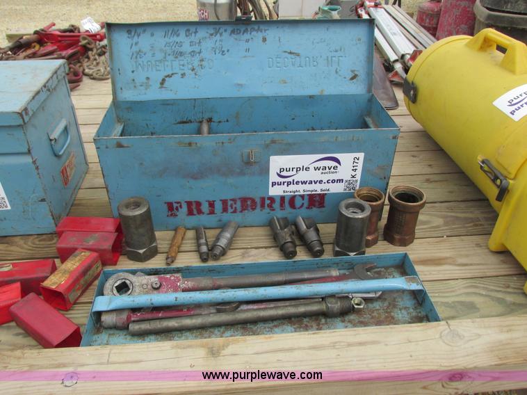 image for item K4172 Mueller D-5 tapping machine