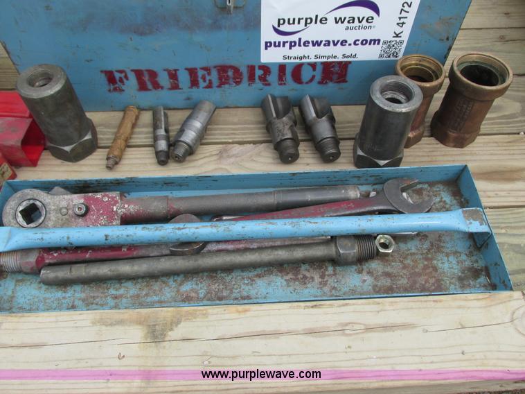 image for item K4172 Mueller D-5 tapping machine