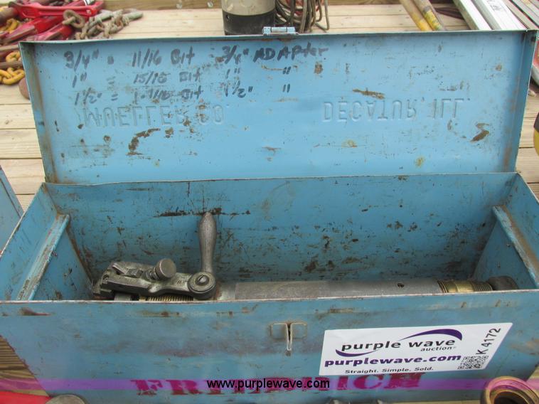 image for item K4172 Mueller D-5 tapping machine