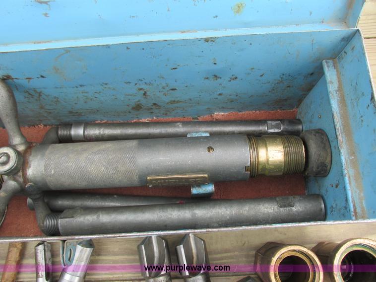 image for item K4172 Mueller D-5 tapping machine