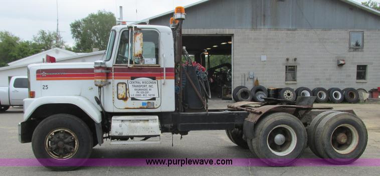 image for item K4182 1979 GMC General semi truck