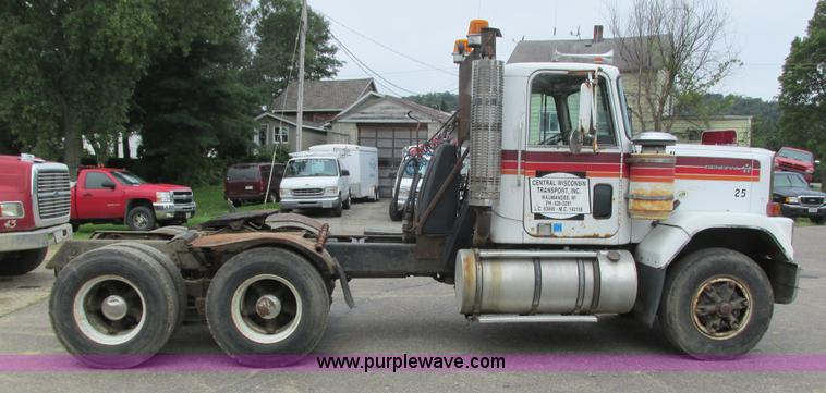 image for item K4182 1979 GMC General semi truck