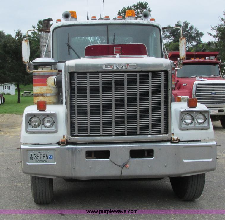 image for item K4182 1979 GMC General semi truck