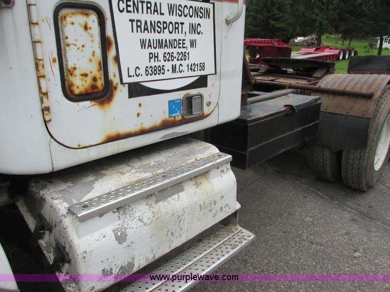 image for item K4182 1979 GMC General semi truck