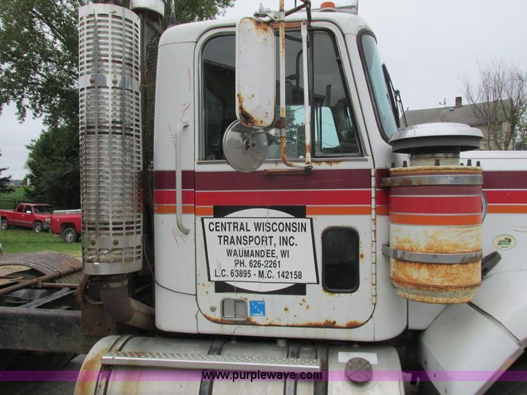 image for item K4182 1979 GMC General semi truck