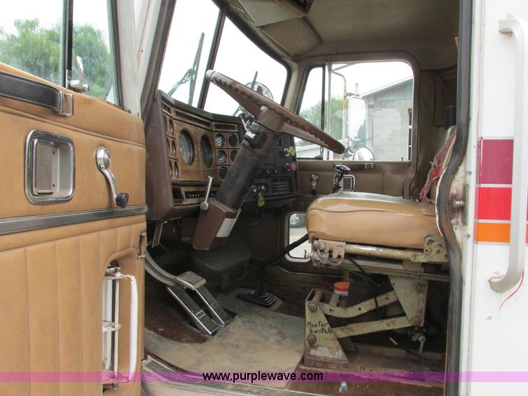 image for item K4182 1979 GMC General semi truck