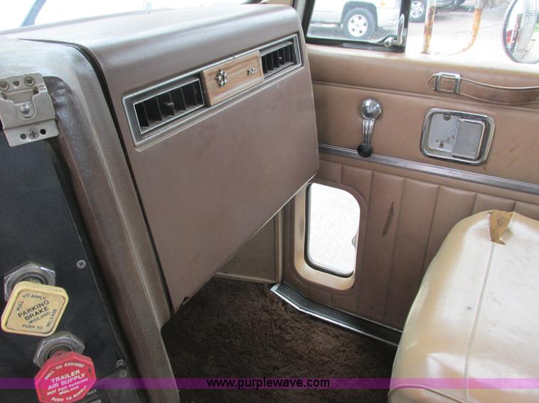 image for item K4182 1979 GMC General semi truck