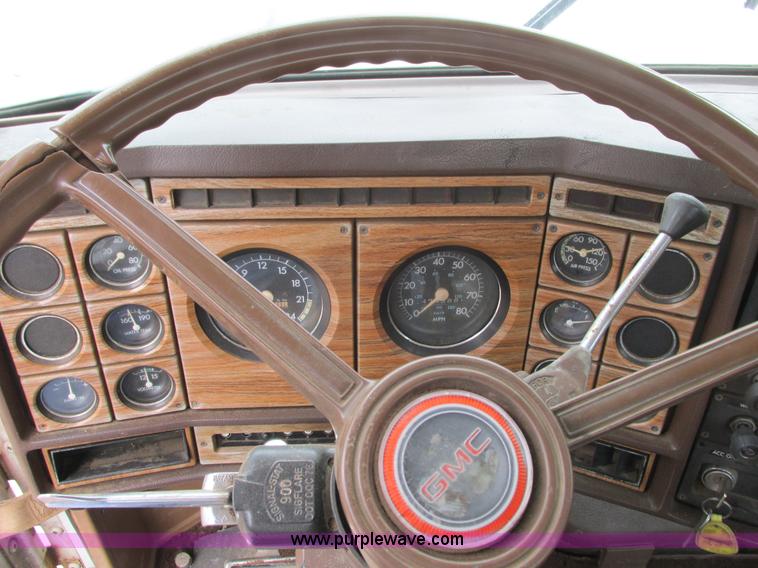 image for item K4182 1979 GMC General semi truck