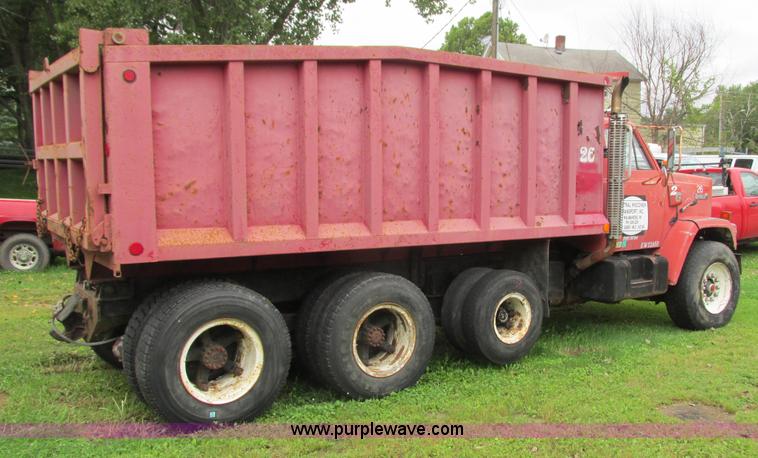 image for item K4185 1980 Chevrolet Bruin dump truck