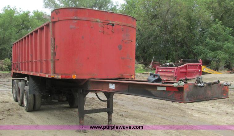 image for item K4189 1972 Schein end dump trailer