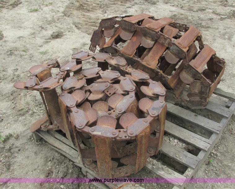 image for item K4190 Loegering skid steer tracks