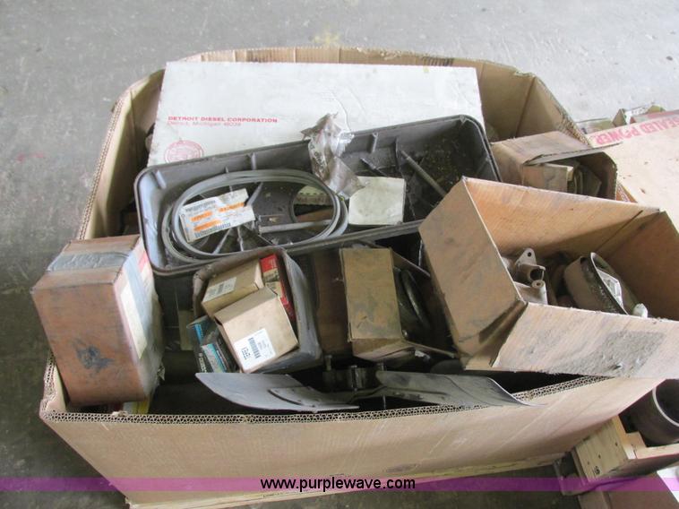 image for item K4193 Detroit Diesel 471 diesel engine parts