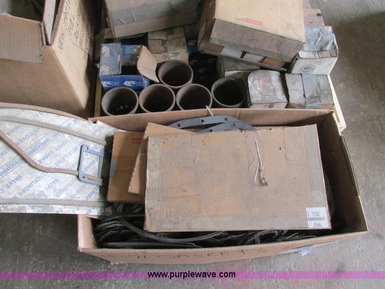 image for item K4193 Detroit Diesel 471 diesel engine parts